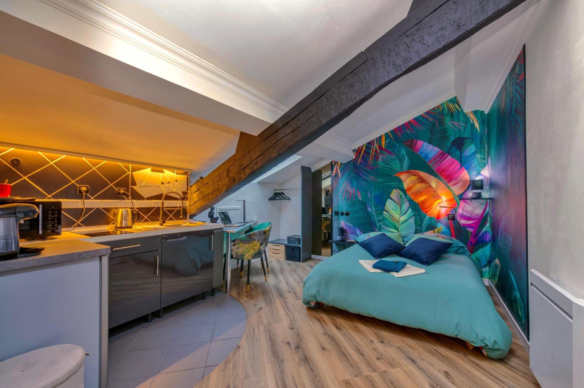 Appart'Hotel Chaleureux Au Coeur De Tullins - Le Roitelet エクステリア 写真